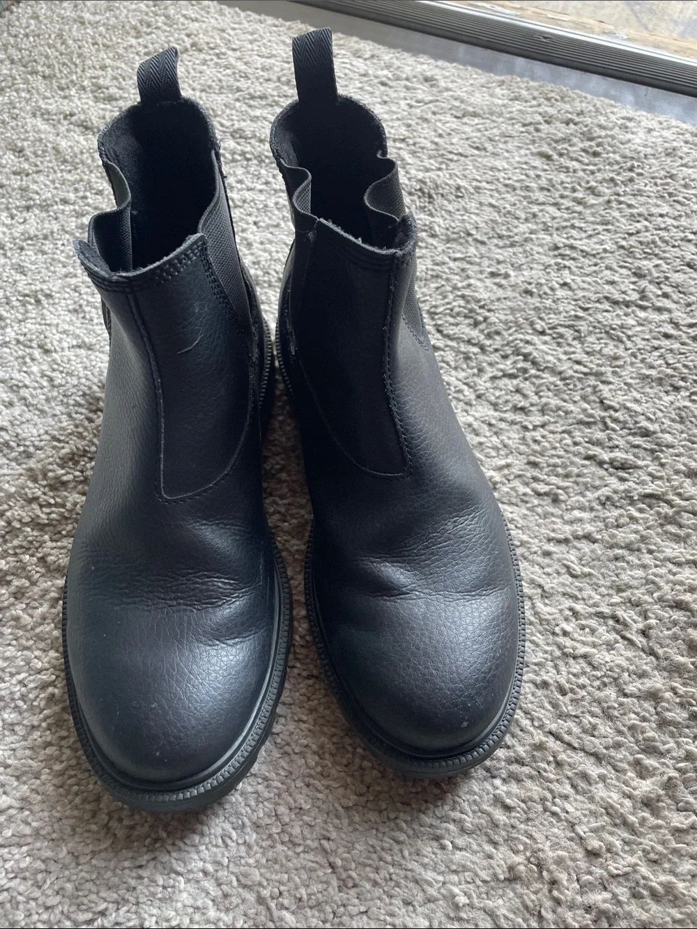 Youth Sorel Black Chelsea Boots - Rugged Slip-On Comfort.